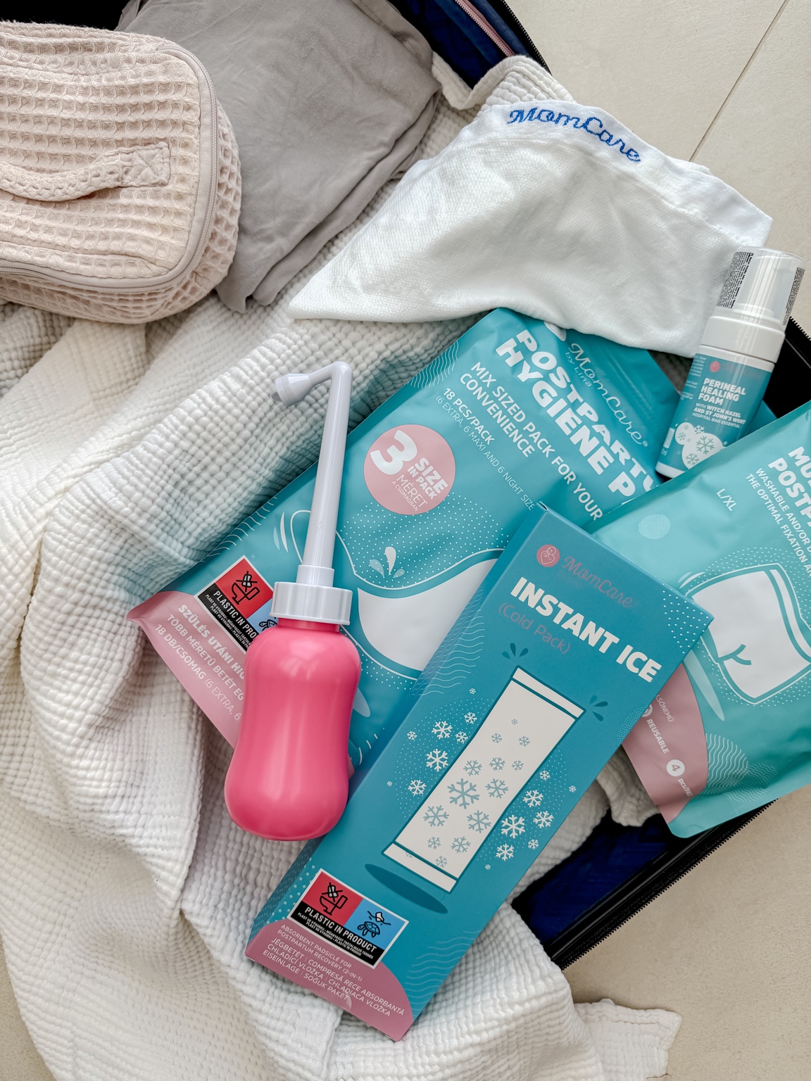 Flatlay produktů MomCare